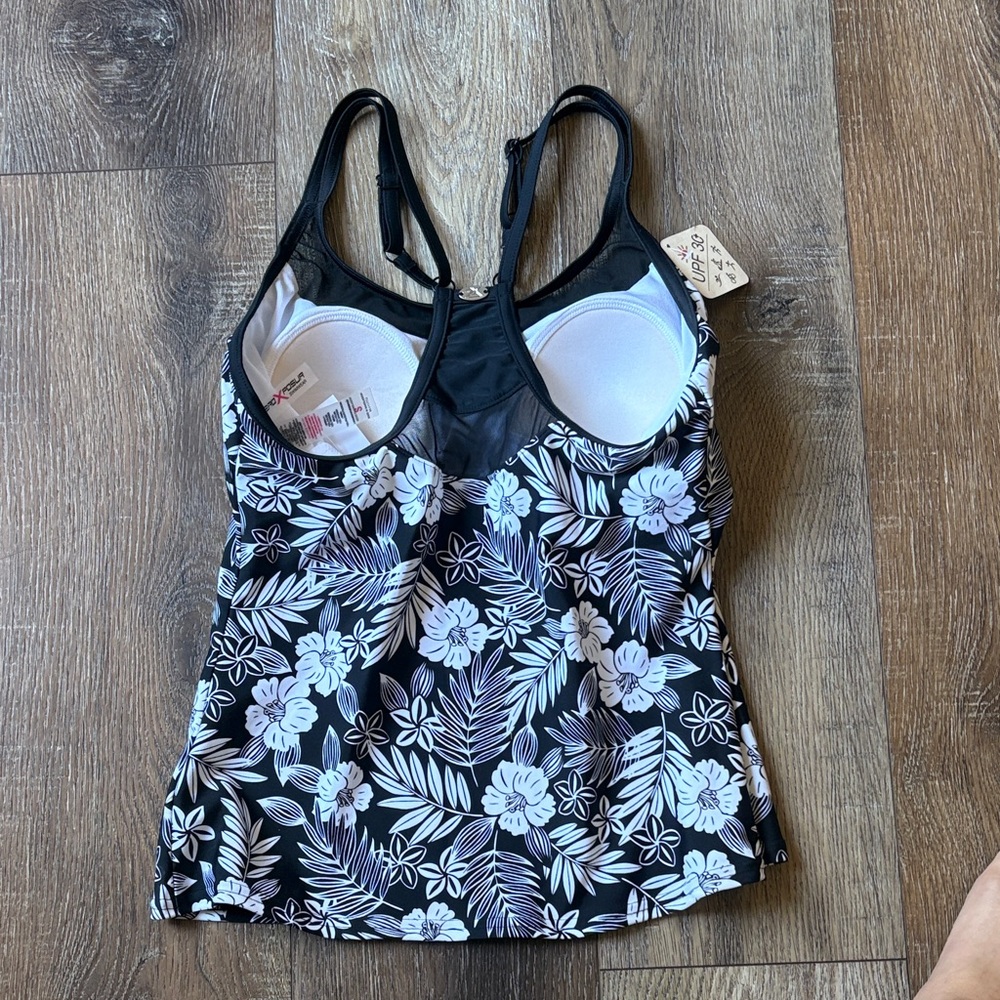 ZeroXposur Black and White Crescent Tankini Small NWT - Picture 4 of 6